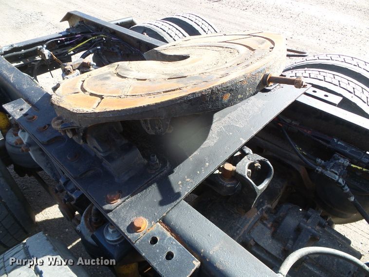 image for item DG8379 2005 Kenworth T800  semi truck