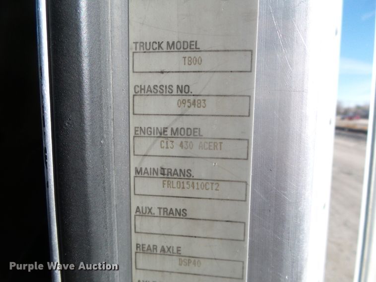 image for item DG8379 2005 Kenworth T800  semi truck