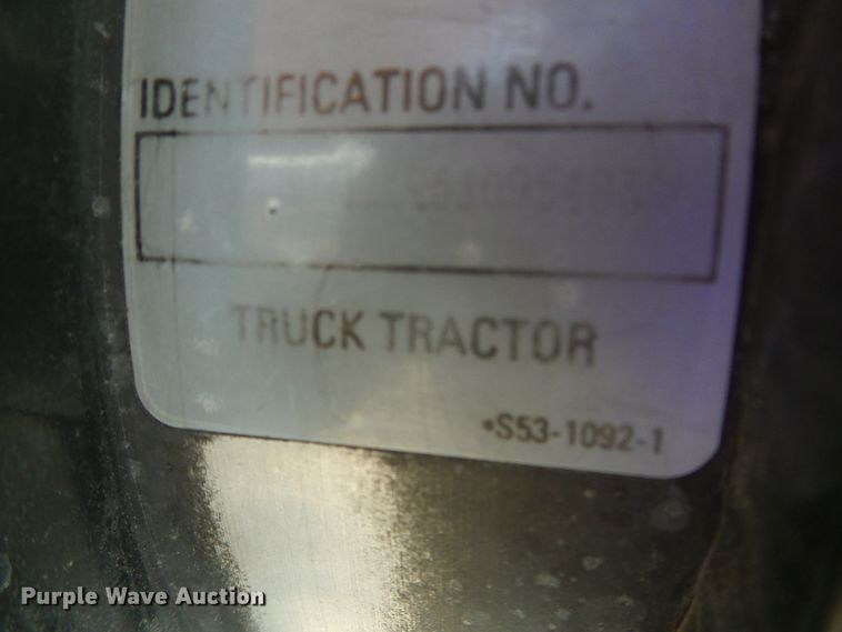 image for item DG8379 2005 Kenworth T800  semi truck