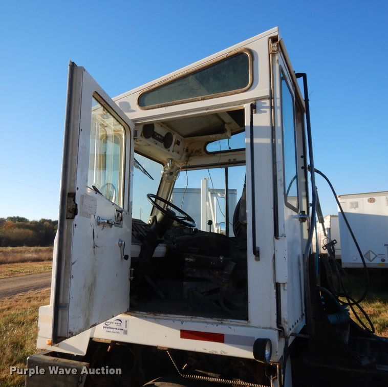 image for item DH3392 2001 Capacity TJ6500T  yard truck