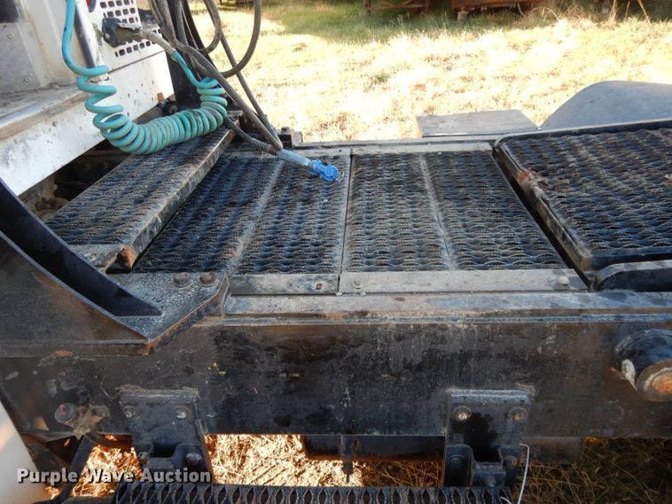 image for item DH3392 2001 Capacity TJ6500T  yard truck