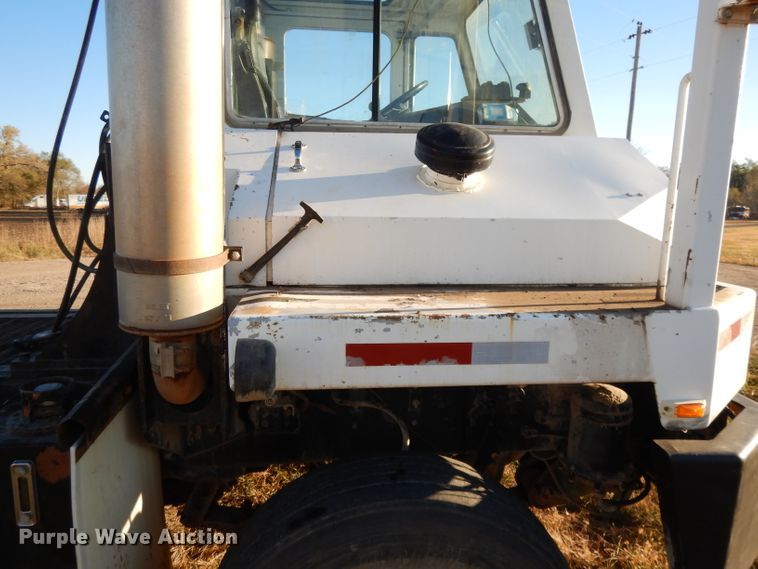 image for item DH3392 2001 Capacity TJ6500T  yard truck