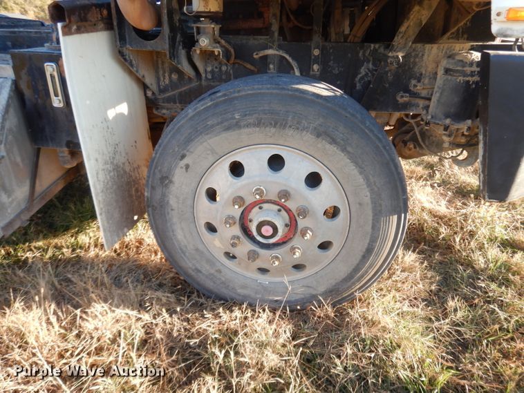 image for item DH3392 2001 Capacity TJ6500T  yard truck