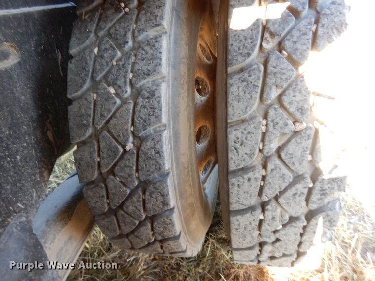 image for item DH3392 2001 Capacity TJ6500T  yard truck