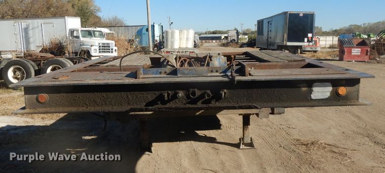 image for item DH3397 2005 Traileze Trail King tilt deck trailer