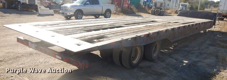 image for item DH3397 2005 Traileze Trail King tilt deck trailer