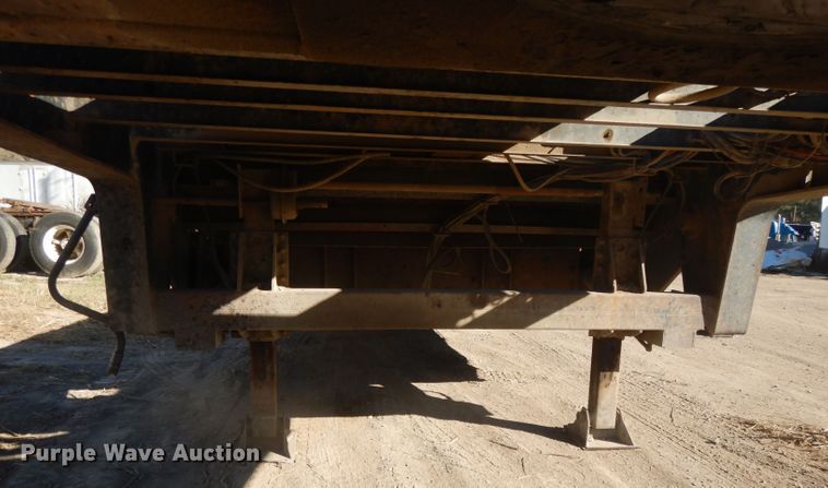 image for item DH3397 2005 Traileze Trail King tilt deck trailer