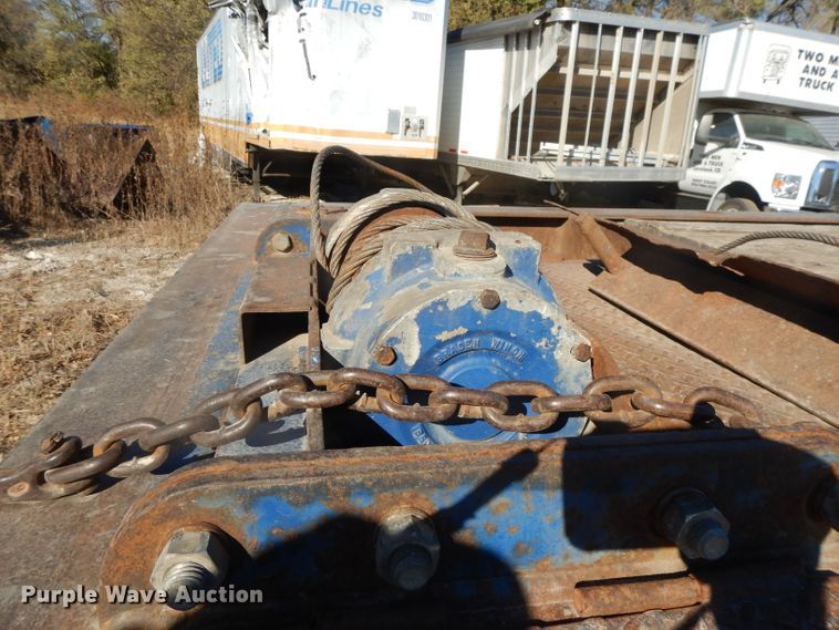 image for item DH3397 2005 Traileze Trail King tilt deck trailer