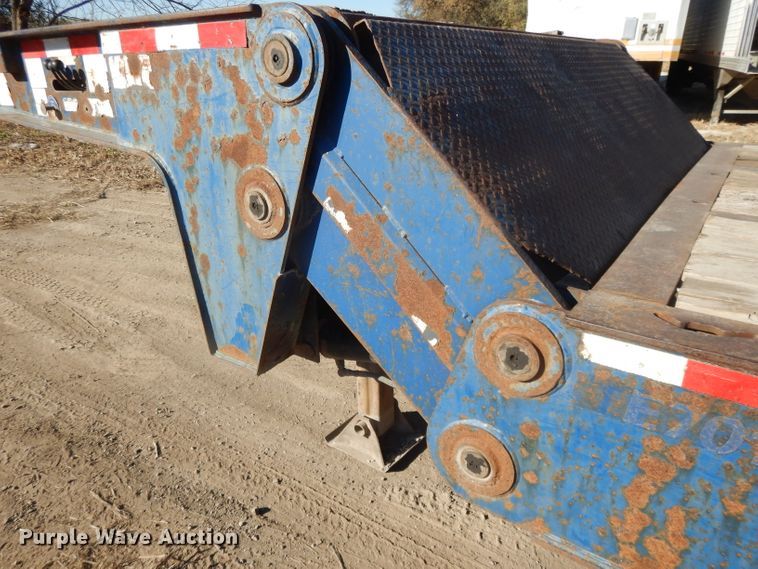 image for item DH3397 2005 Traileze Trail King tilt deck trailer