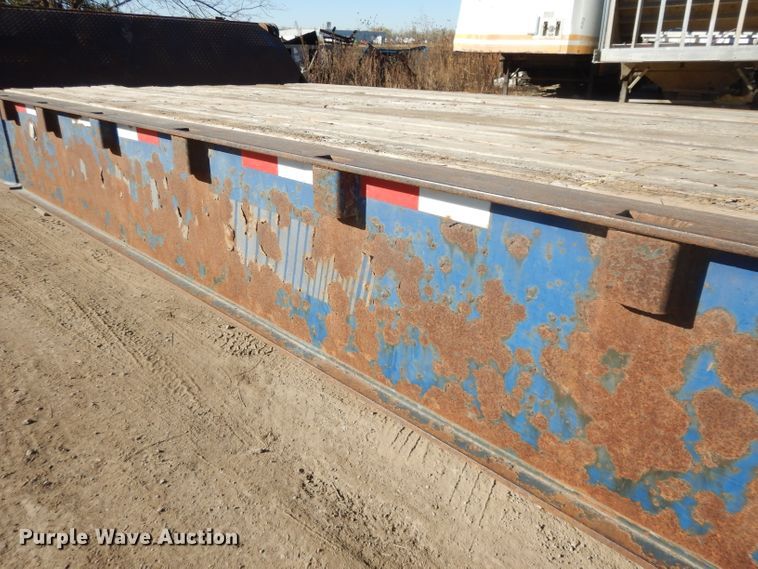 image for item DH3397 2005 Traileze Trail King tilt deck trailer