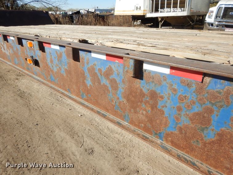 image for item DH3397 2005 Traileze Trail King tilt deck trailer