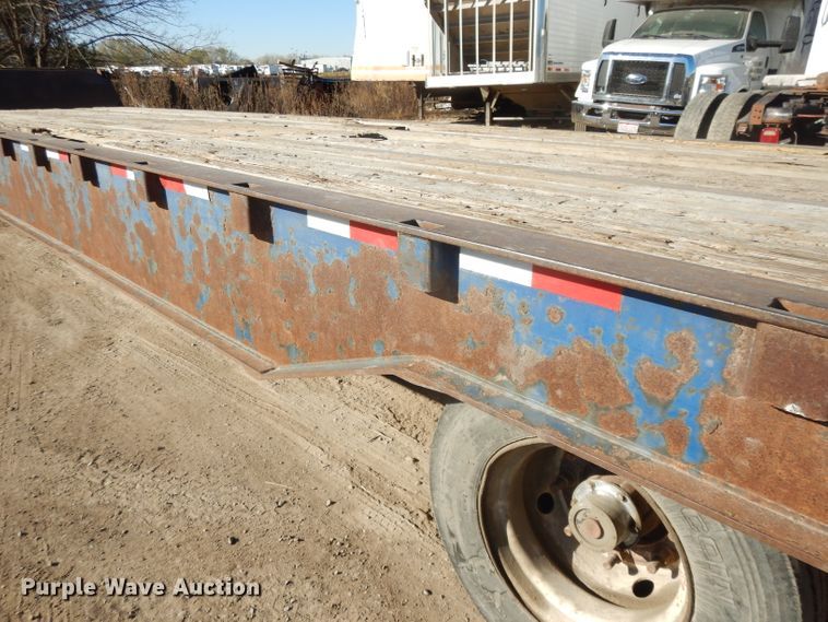 image for item DH3397 2005 Traileze Trail King tilt deck trailer