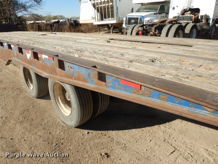 image for item DH3397 2005 Traileze Trail King tilt deck trailer