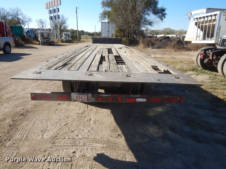 image for item DH3397 2005 Traileze Trail King tilt deck trailer