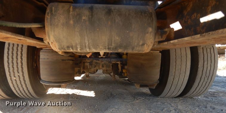 image for item DH3397 2005 Traileze Trail King tilt deck trailer