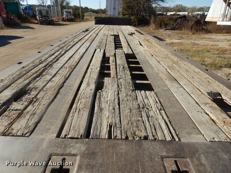 image for item DH3397 2005 Traileze Trail King tilt deck trailer