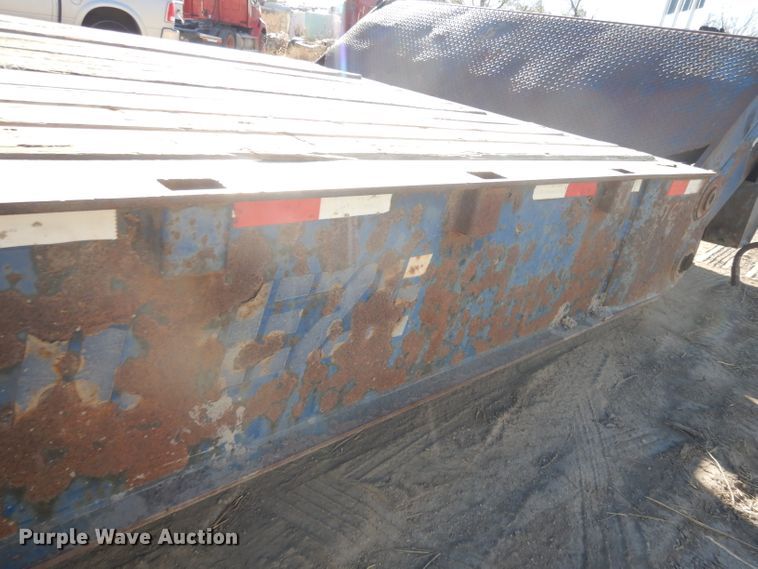 image for item DH3397 2005 Traileze Trail King tilt deck trailer