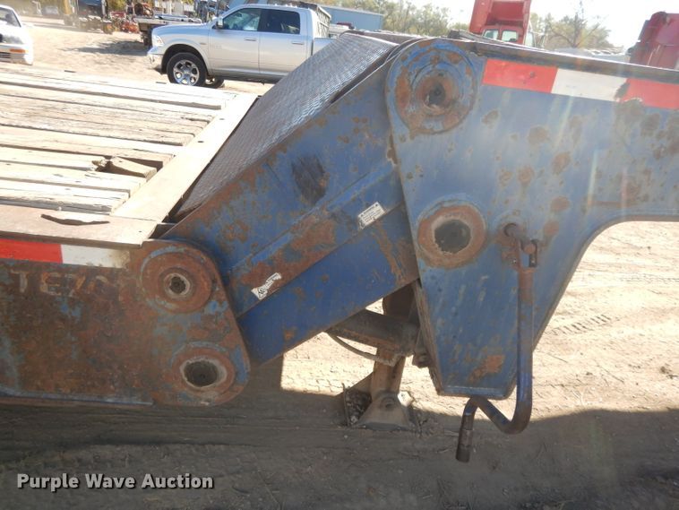 image for item DH3397 2005 Traileze Trail King tilt deck trailer