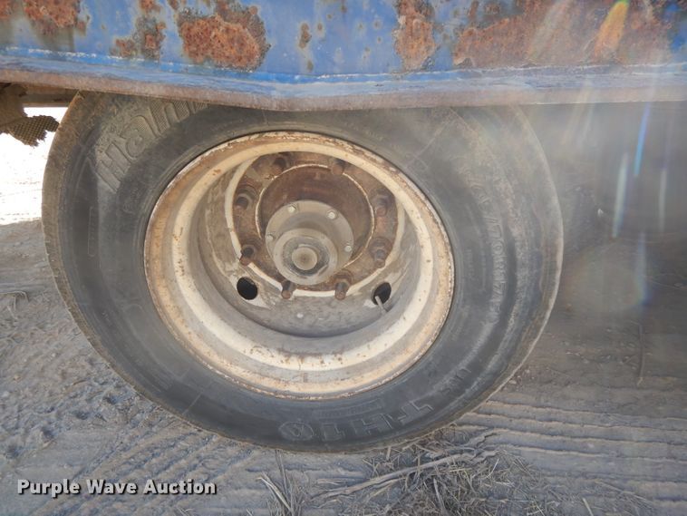 image for item DH3397 2005 Traileze Trail King tilt deck trailer