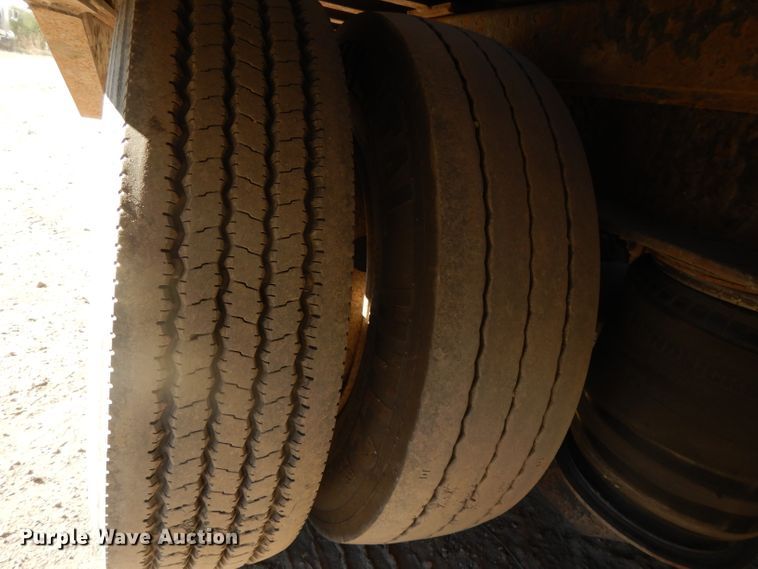 image for item DH3397 2005 Traileze Trail King tilt deck trailer