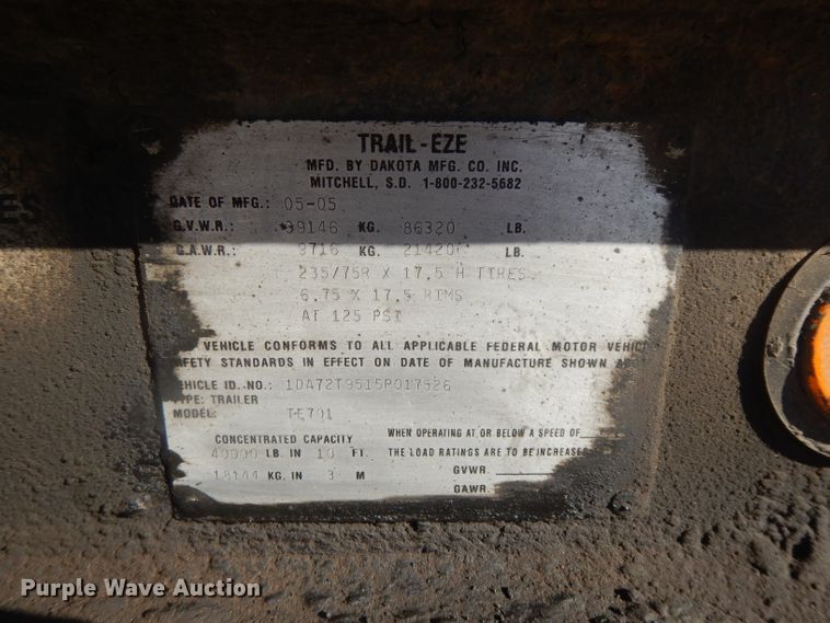 image for item DH3397 2005 Traileze Trail King tilt deck trailer