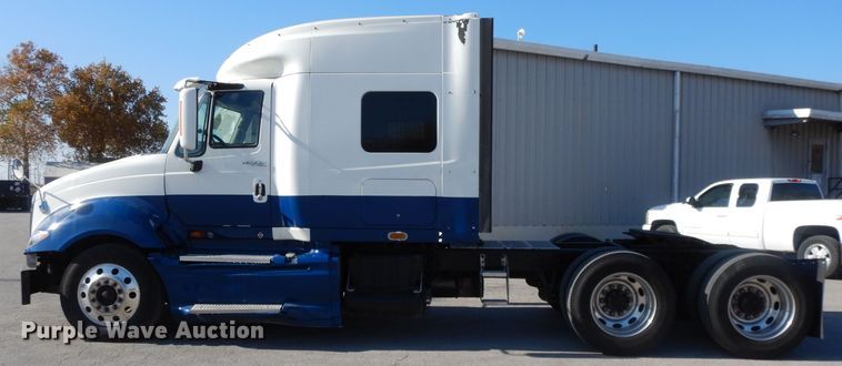 image for item DH3460 2010 International ProStar Premium  semi truck