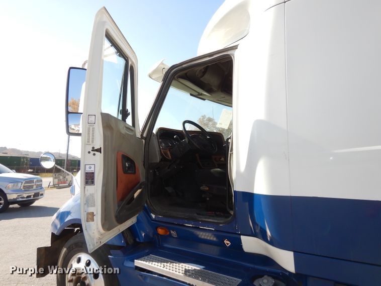 image for item DH3460 2010 International ProStar Premium  semi truck