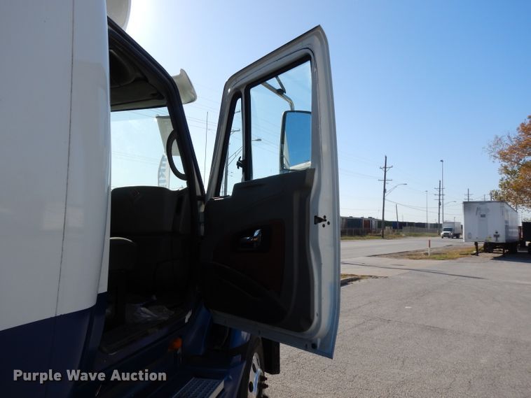 image for item DH3460 2010 International ProStar Premium  semi truck