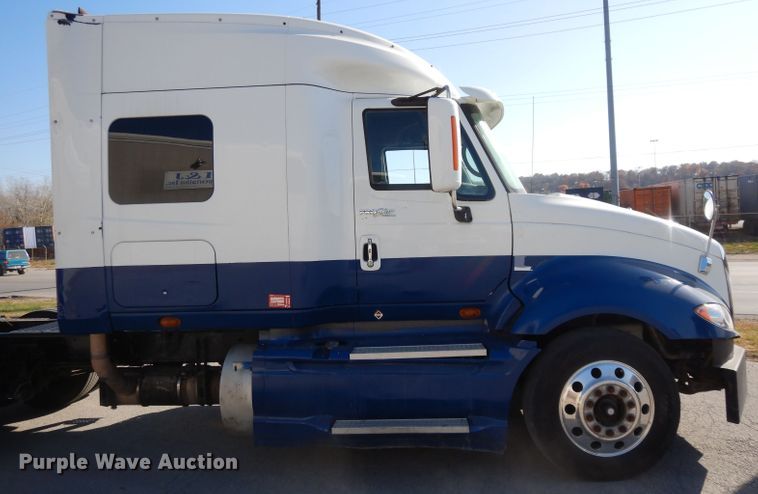 image for item DH3460 2010 International ProStar Premium  semi truck