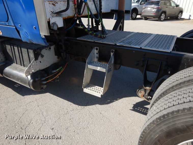 image for item DH3460 2010 International ProStar Premium  semi truck