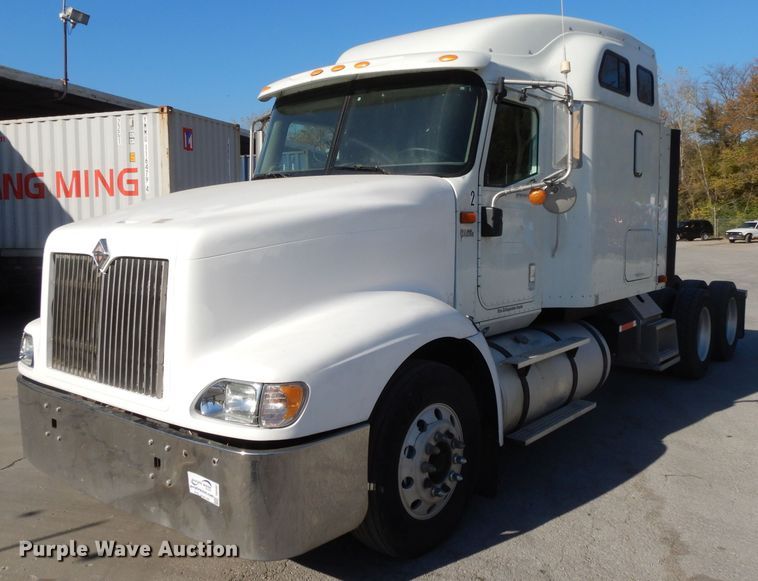 image for item DH3461 2007 International 9400i  semi truck