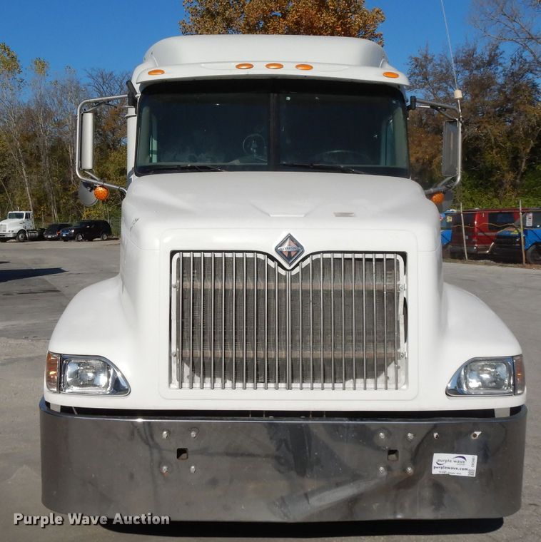 image for item DH3461 2007 International 9400i  semi truck