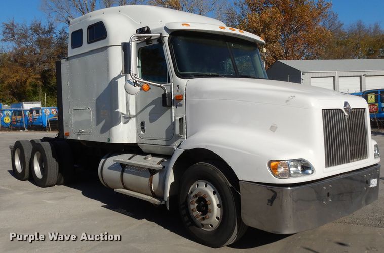 image for item DH3461 2007 International 9400i  semi truck