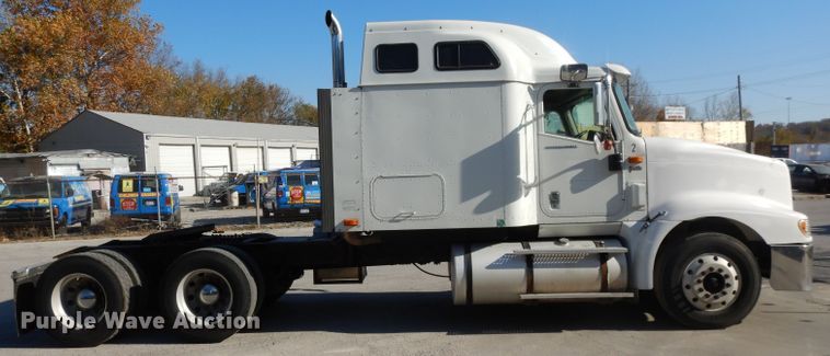 image for item DH3461 2007 International 9400i  semi truck