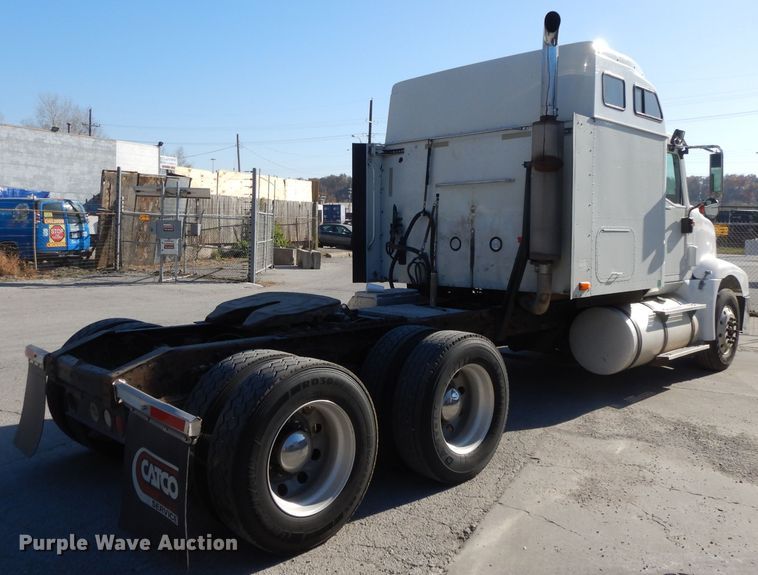 image for item DH3461 2007 International 9400i  semi truck