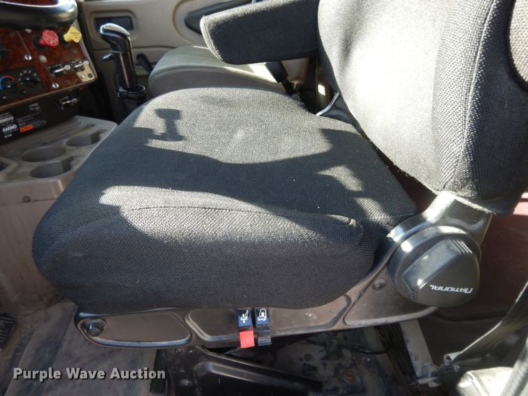 image for item DH3461 2007 International 9400i  semi truck