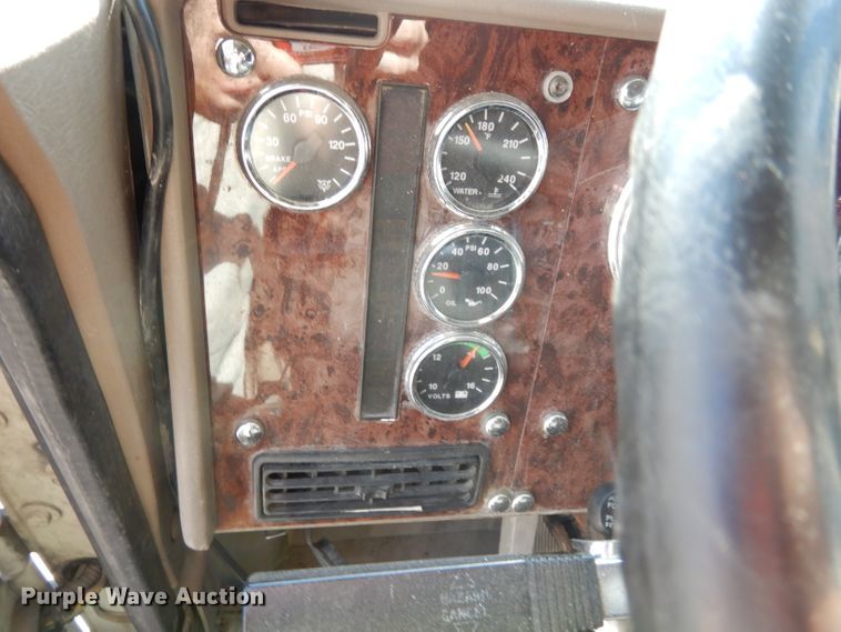 image for item DH3461 2007 International 9400i  semi truck