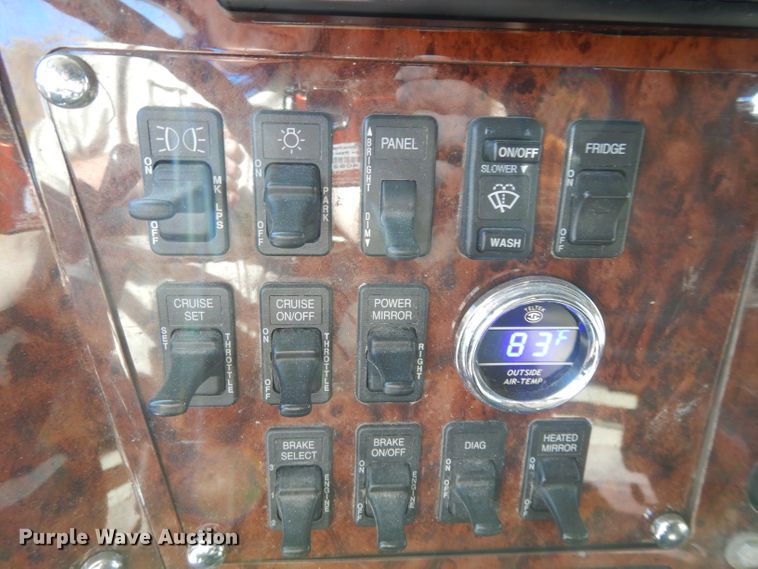 image for item DH3461 2007 International 9400i  semi truck