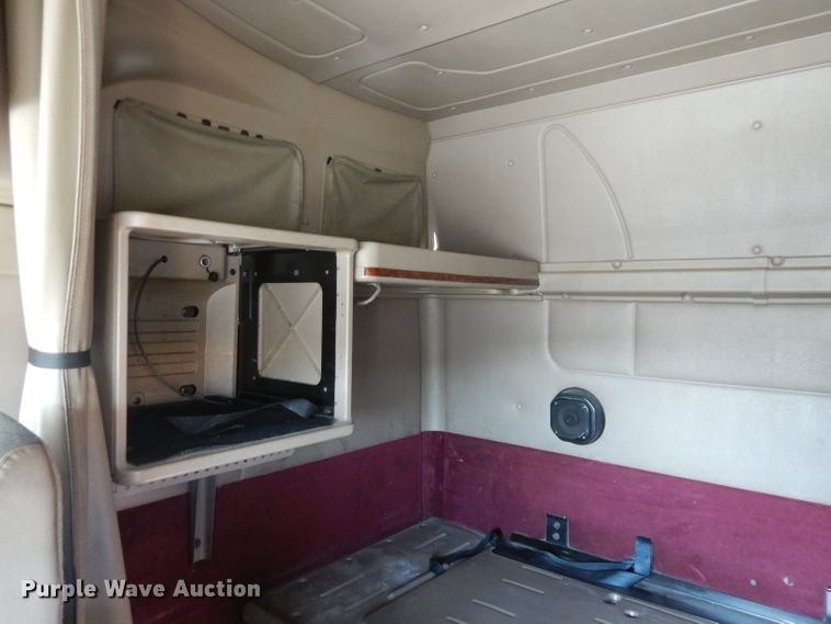 image for item DH3461 2007 International 9400i  semi truck