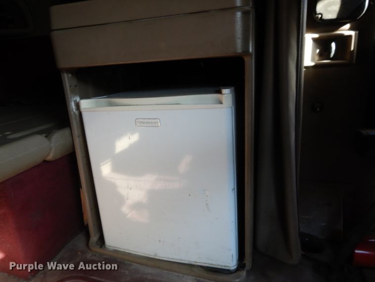 image for item DH3461 2007 International 9400i  semi truck