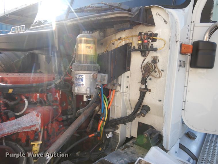 image for item DH3461 2007 International 9400i  semi truck