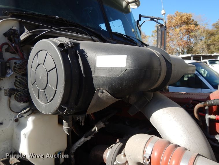 image for item DH3461 2007 International 9400i  semi truck