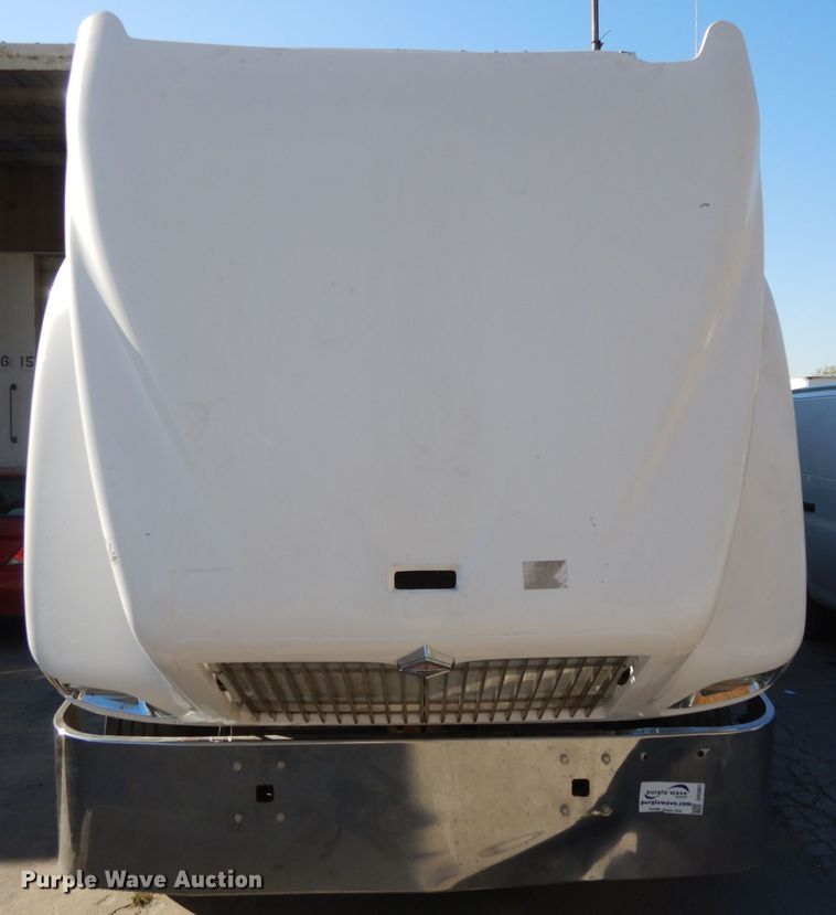 image for item DH3461 2007 International 9400i  semi truck