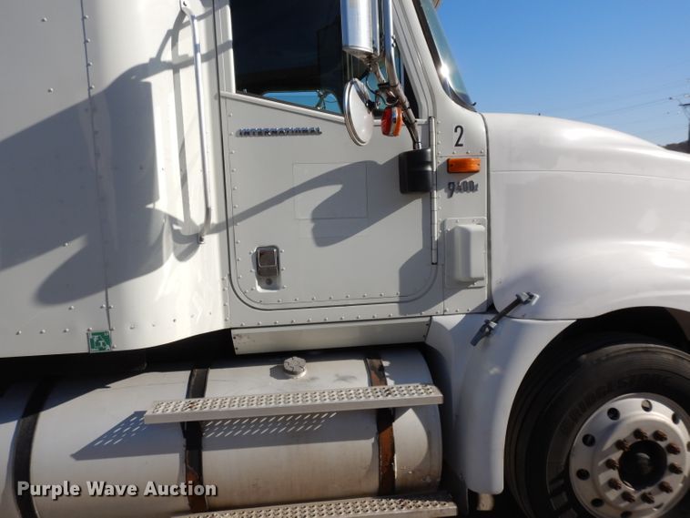 image for item DH3461 2007 International 9400i  semi truck