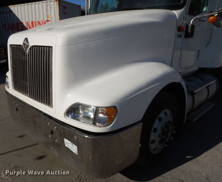 image for item DH3461 2007 International 9400i  semi truck