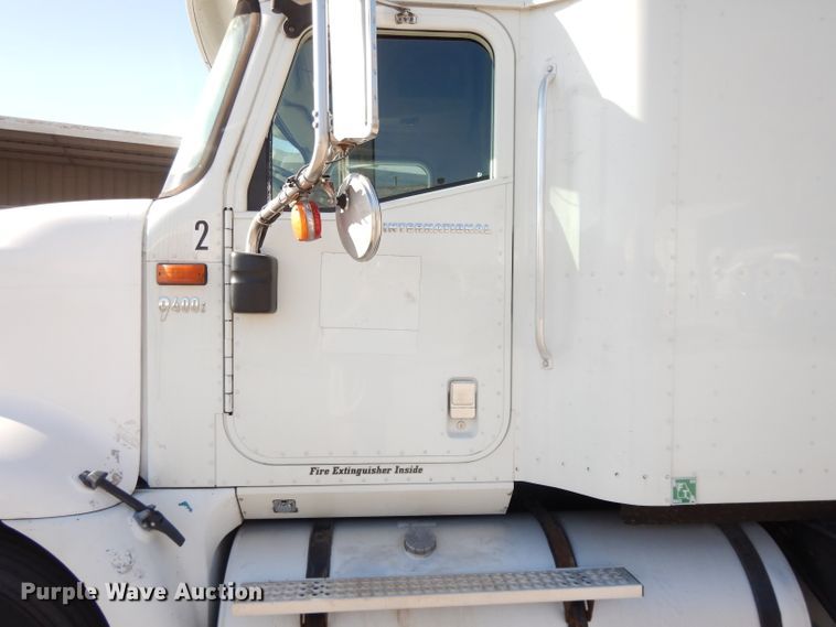 image for item DH3461 2007 International 9400i  semi truck