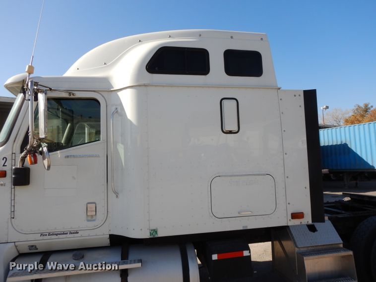 image for item DH3461 2007 International 9400i  semi truck