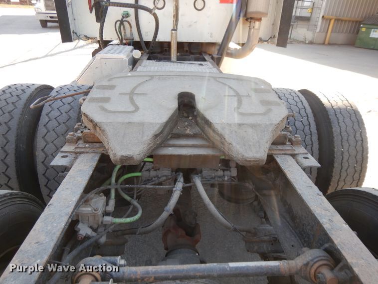 image for item DH3461 2007 International 9400i  semi truck