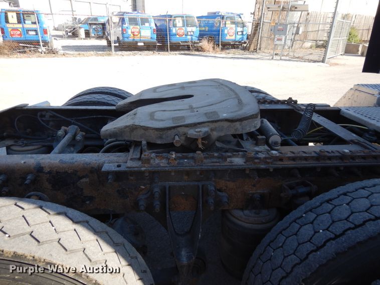 image for item DH3461 2007 International 9400i  semi truck