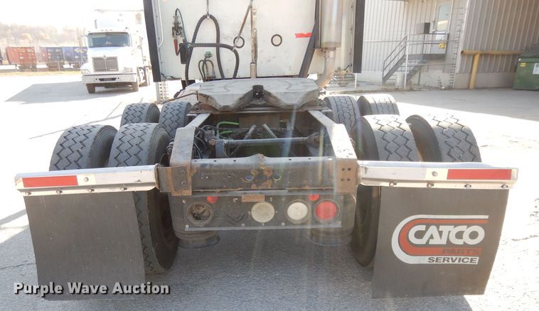 image for item DH3461 2007 International 9400i  semi truck